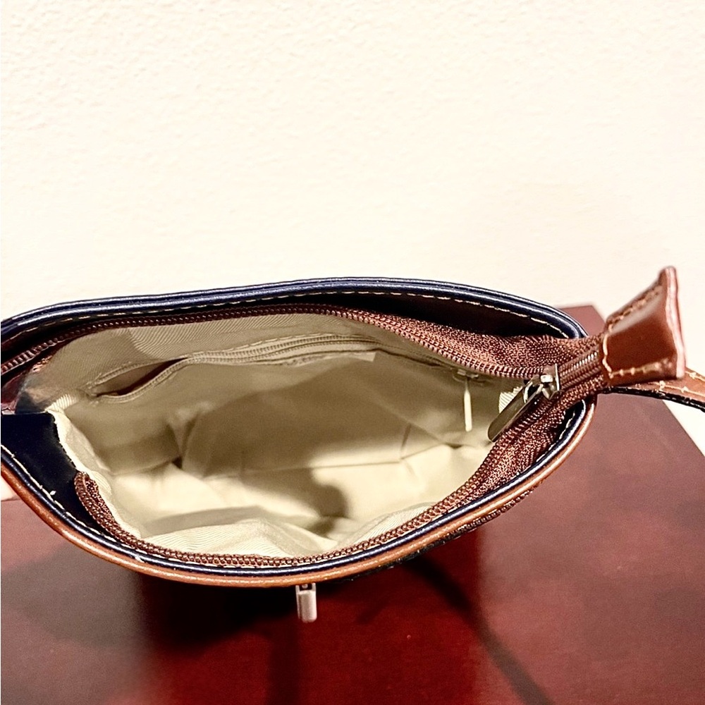 Florella Genuine Italian Leather Crossbody Bucket Bag Made in Italy  Like New - Picture 5 of 5